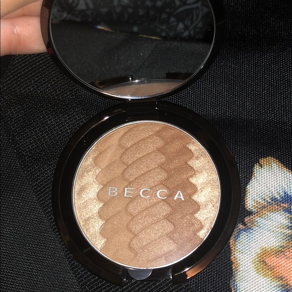 New Becca Gradient Sunlit Bronzer Sunrise Waves - Picture 3 of 3